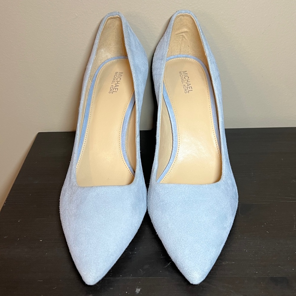 Sky blue Suede Pumps
